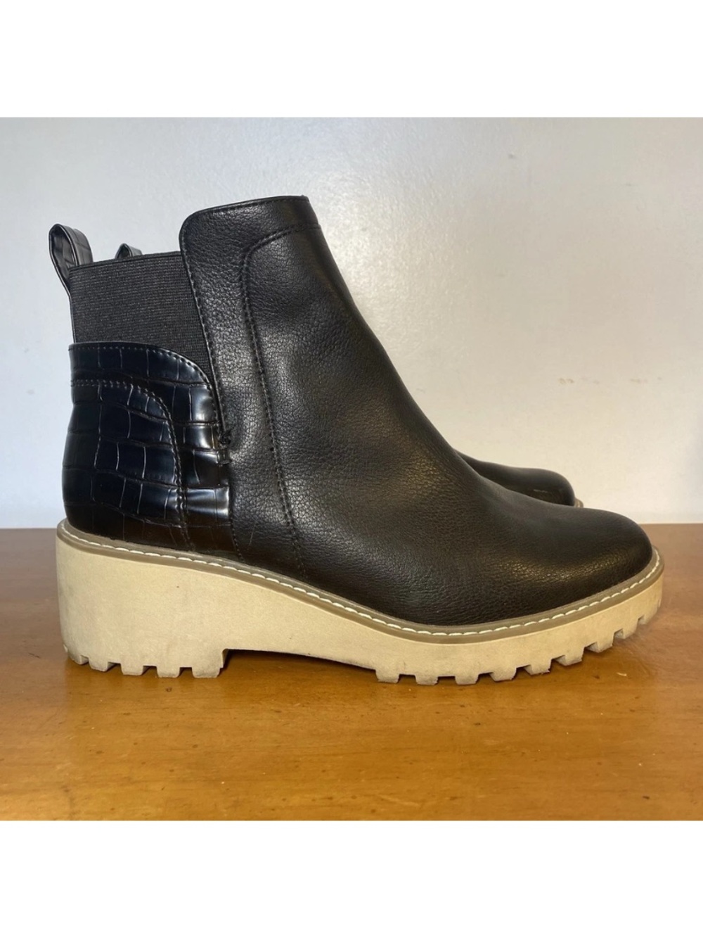 DV Dolce Vita Women’s 9.5 Rielle Chelsea Exotic Bootie 2.5" Lug Heel Ankle Boots